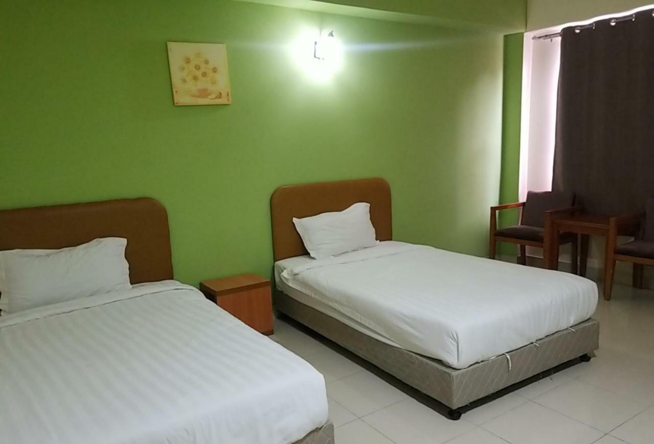 Hotel 126 Sepang Exterior photo